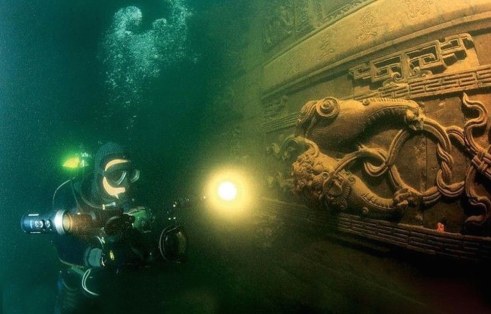 article-2561147-1B9266F700000578-134_964x637