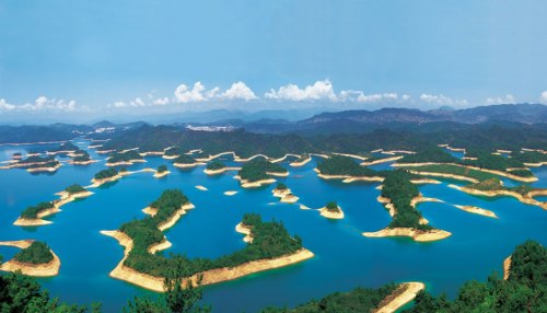 Thousand-Island-Lake-Qiandao-Lake-in-China
