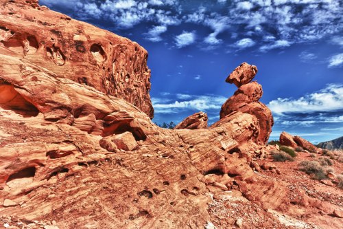 Balancing-Rock-in-the-Valley-of-Fire