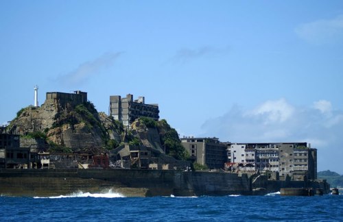 Industrial-ruins-of-Hashima