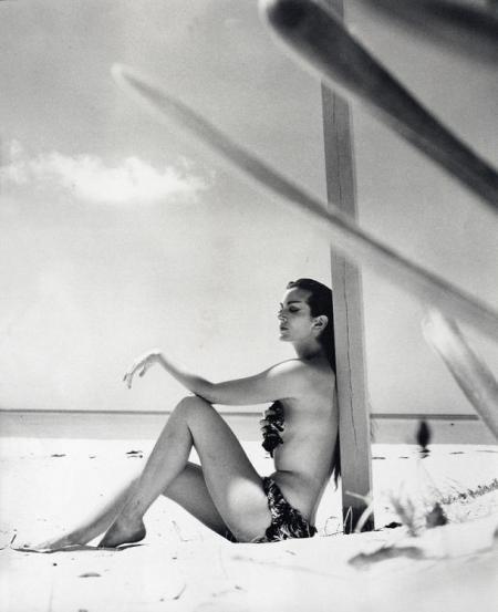 CARMEN-SUN-WORSHIPPING-1959-by-NORMAN-PARKINSON-1913-1990-C28504