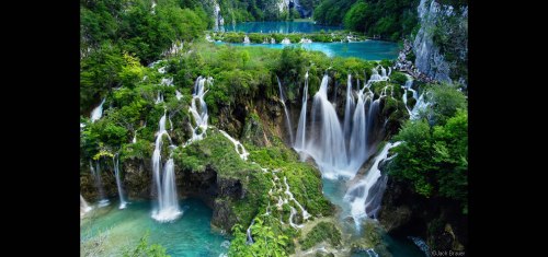 Plitvice-Waterfalls-at-Plitvicka-Jezera-National-Park