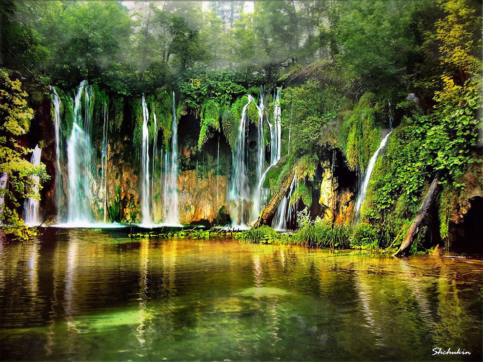 The-music-of-water-at-Plitvicka-Lakes-Croatia