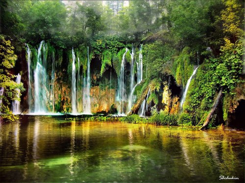 The-music-of-water-at-Plitvicka-Lakes-Croatia