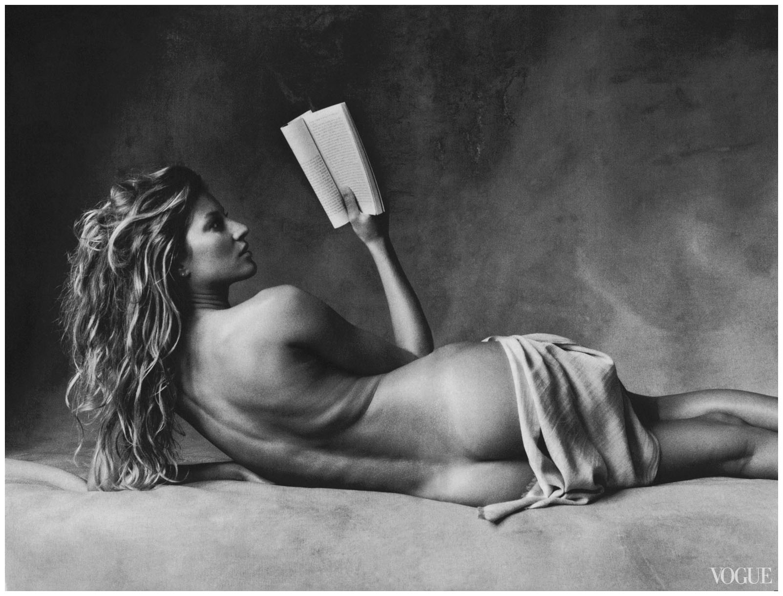 013-gisele-bunchen-irving-penn-photographer-the-red-list