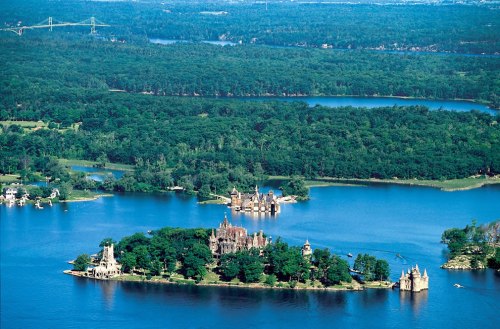 aerial-view-of-boldt-castle-and-some-of-the-thousand-islands-in-the-saint-lawrence-river