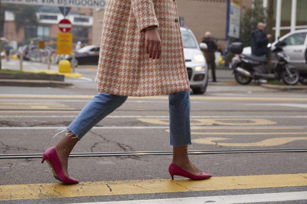 calze-a-rete-sotto-i-jeans