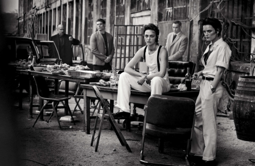 sasha-pivovarova-guinevere-van-seenus-steffy-argelich-kirsten-owen-by-peter-lindbergh-for-vogue-italia-may-2015-5