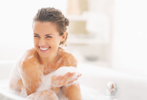 woman_bath_smilling