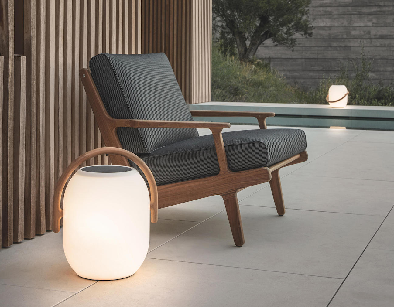 Gloster-Ambient-Cocoon-Outdoor-Light-01